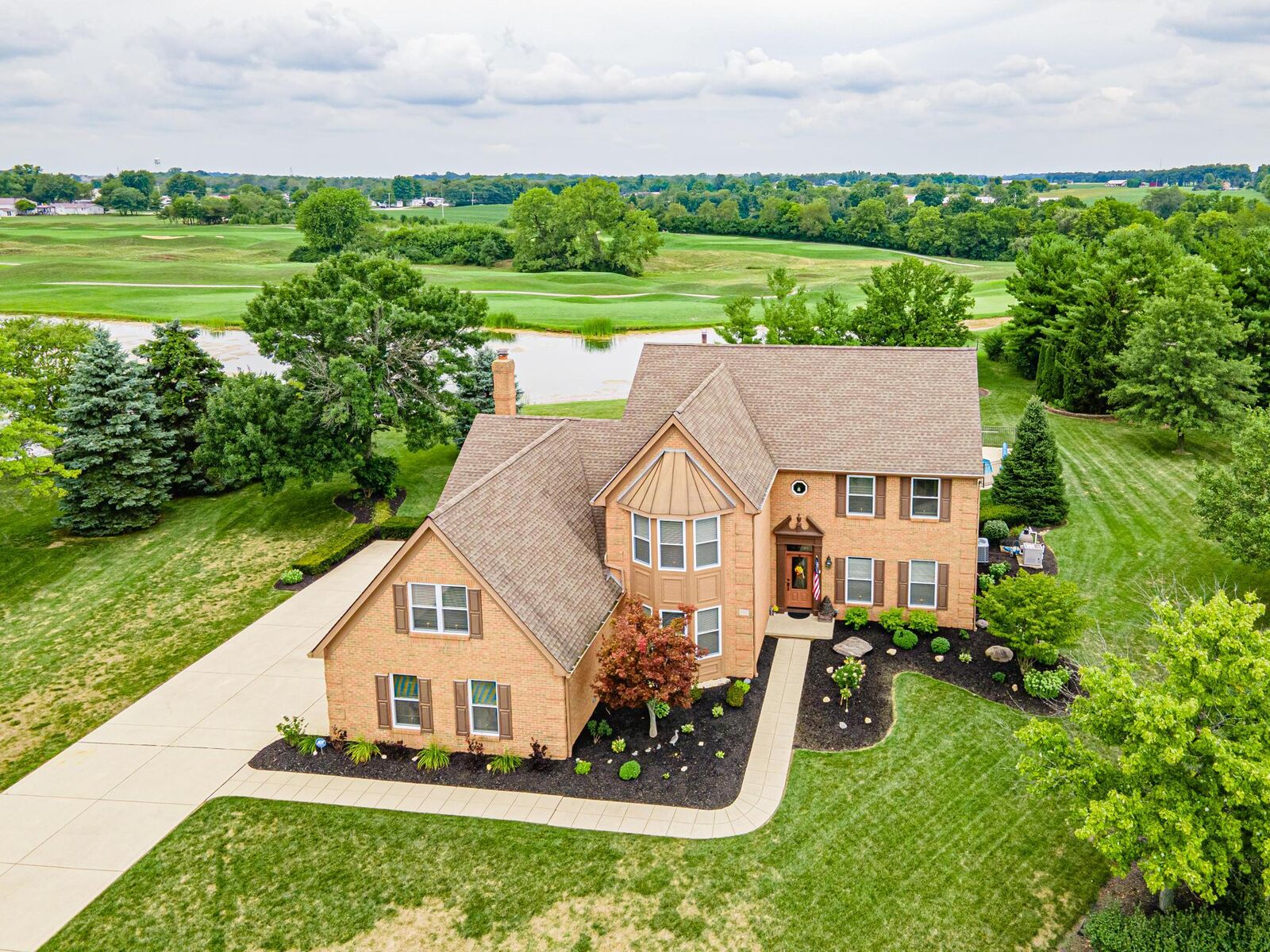 Property Photo:  235 Players Club Court  OH 43116 