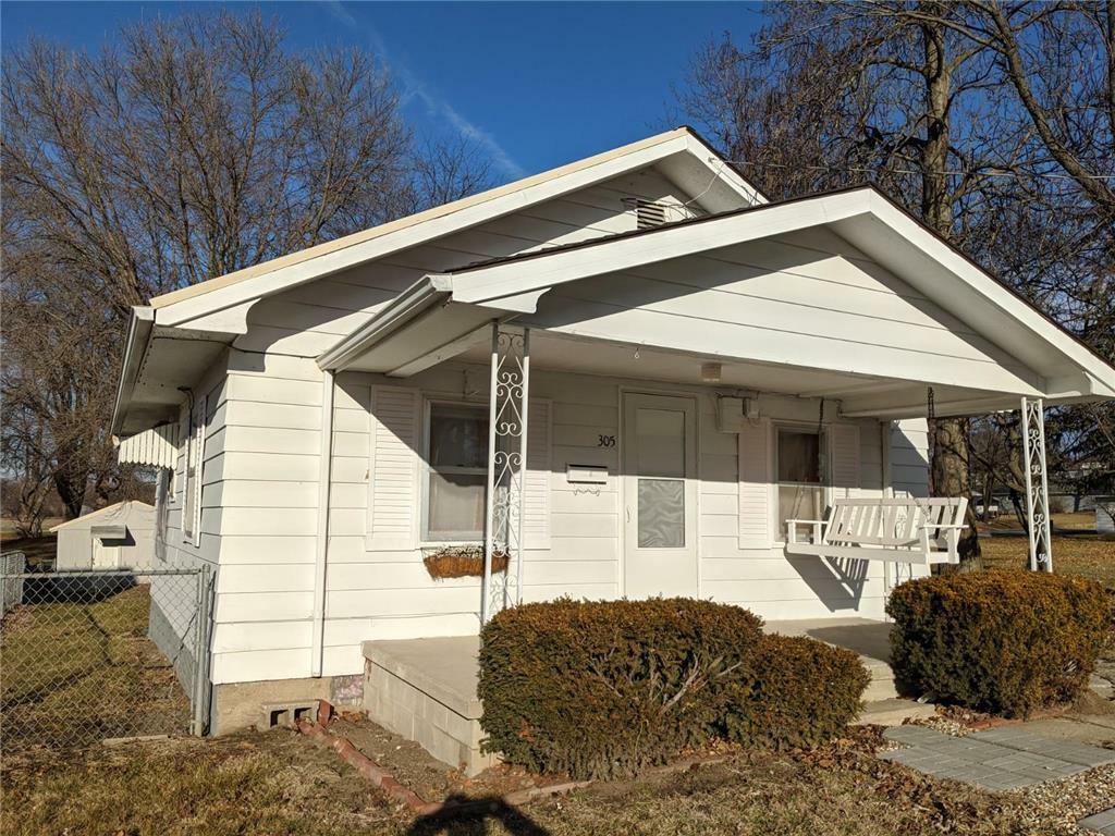 Property Photo:  305 W Hickland Street  MO 64673 