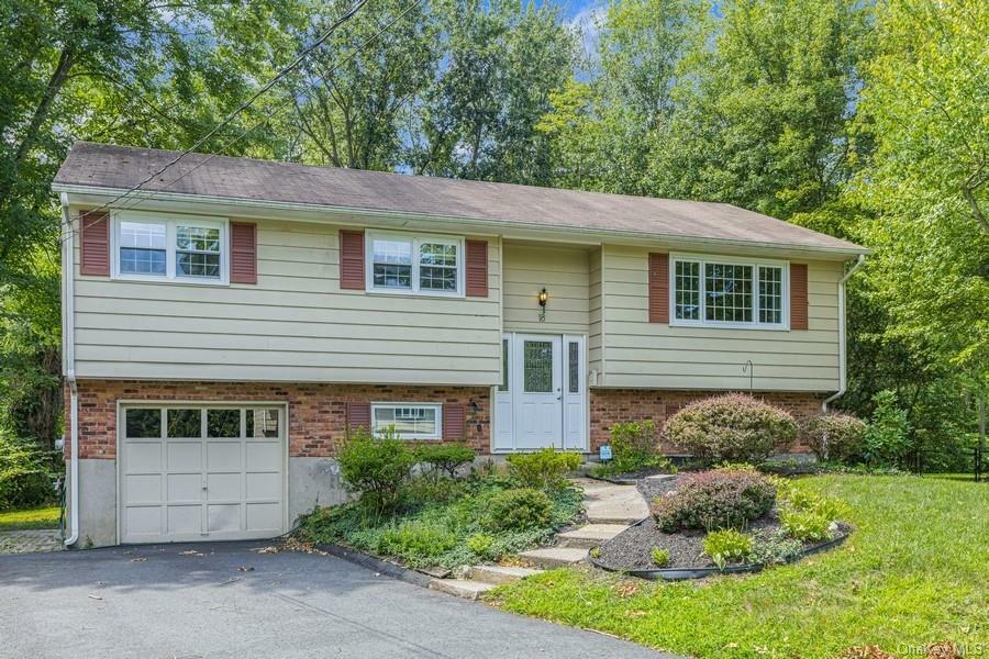 Property Photo:  18 Nancy Drive  NY 10956 