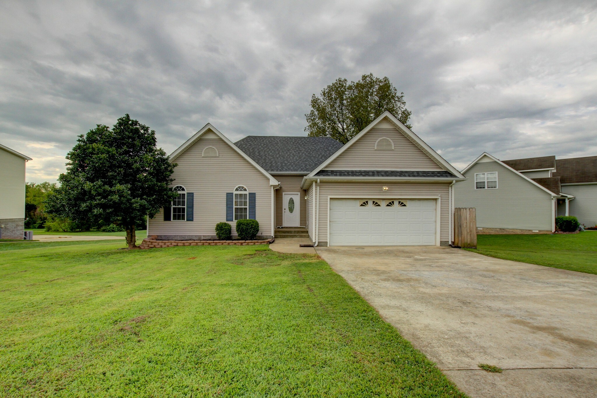 Property Photo:  1938 Whirlaway Cir  TN 37042 