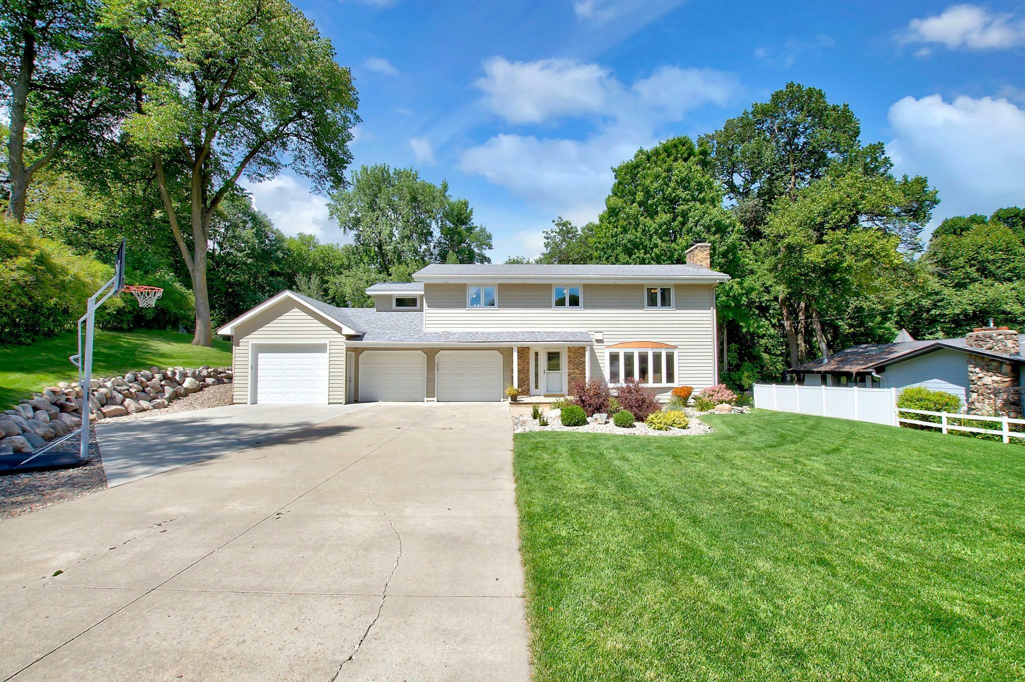 Property Photo: 16940 N Manor Road MN 55346