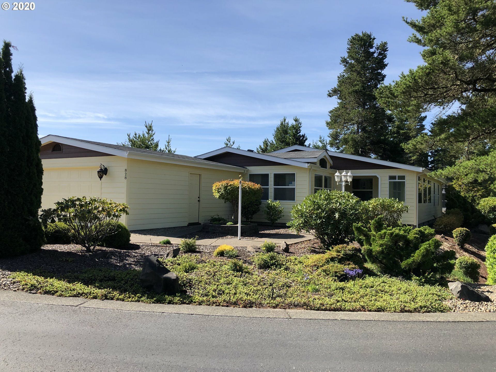 Property Photo: 828 Munsel Creek Loop OR 97439