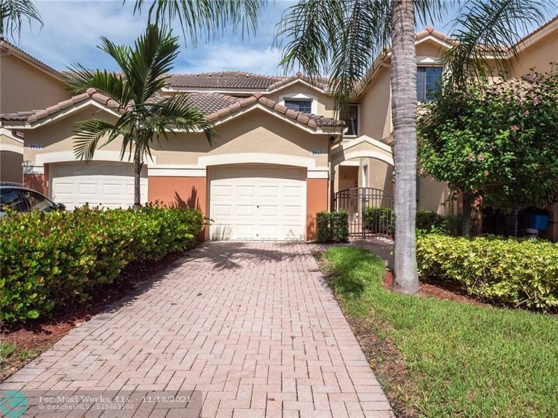 Property Photo:  3915 Vista Grove Lane 3915  FL 33332 