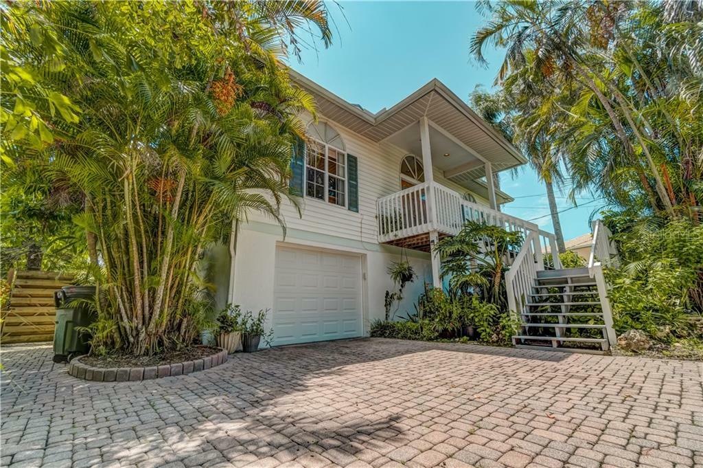 Property Photo: 121 Shoreland Drive FL 34229