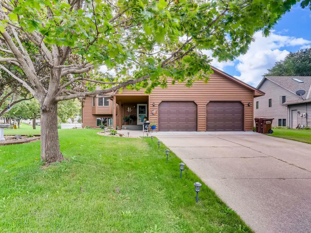 Property Photo:  1018 Ridgehaven Circle  MN 55313 