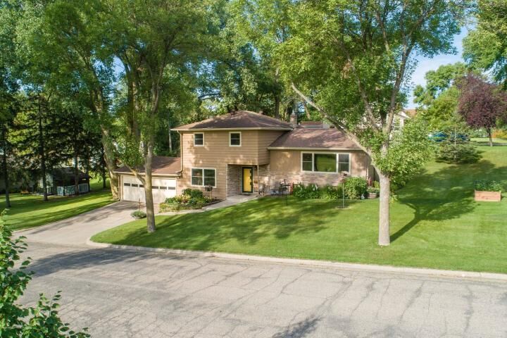 Property Photo: 906 S Whitford Street MN 56537