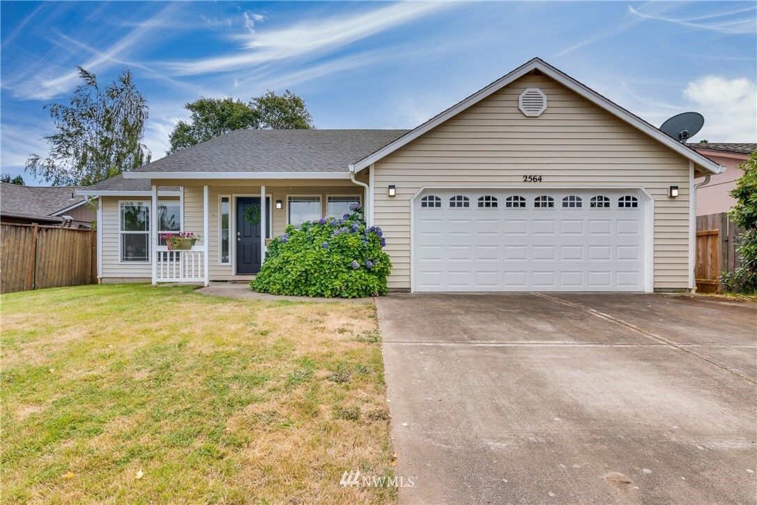 Property Photo:  2564  Greenway Avenue  WA 98632 