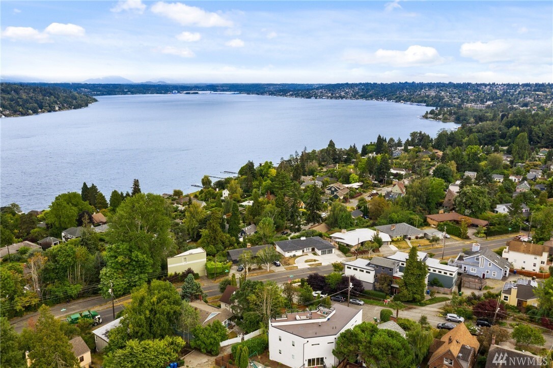 Property Photo:  6803  Seward Park Avenue S  WA 98118 