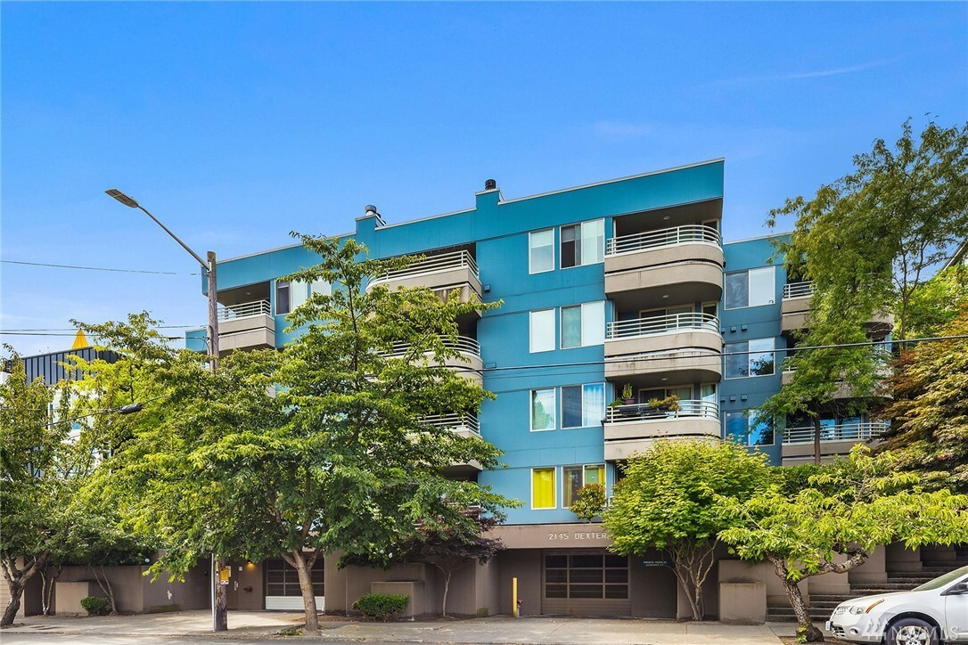 Property Photo: 2145 Dexter Ave N 205 WA 98109