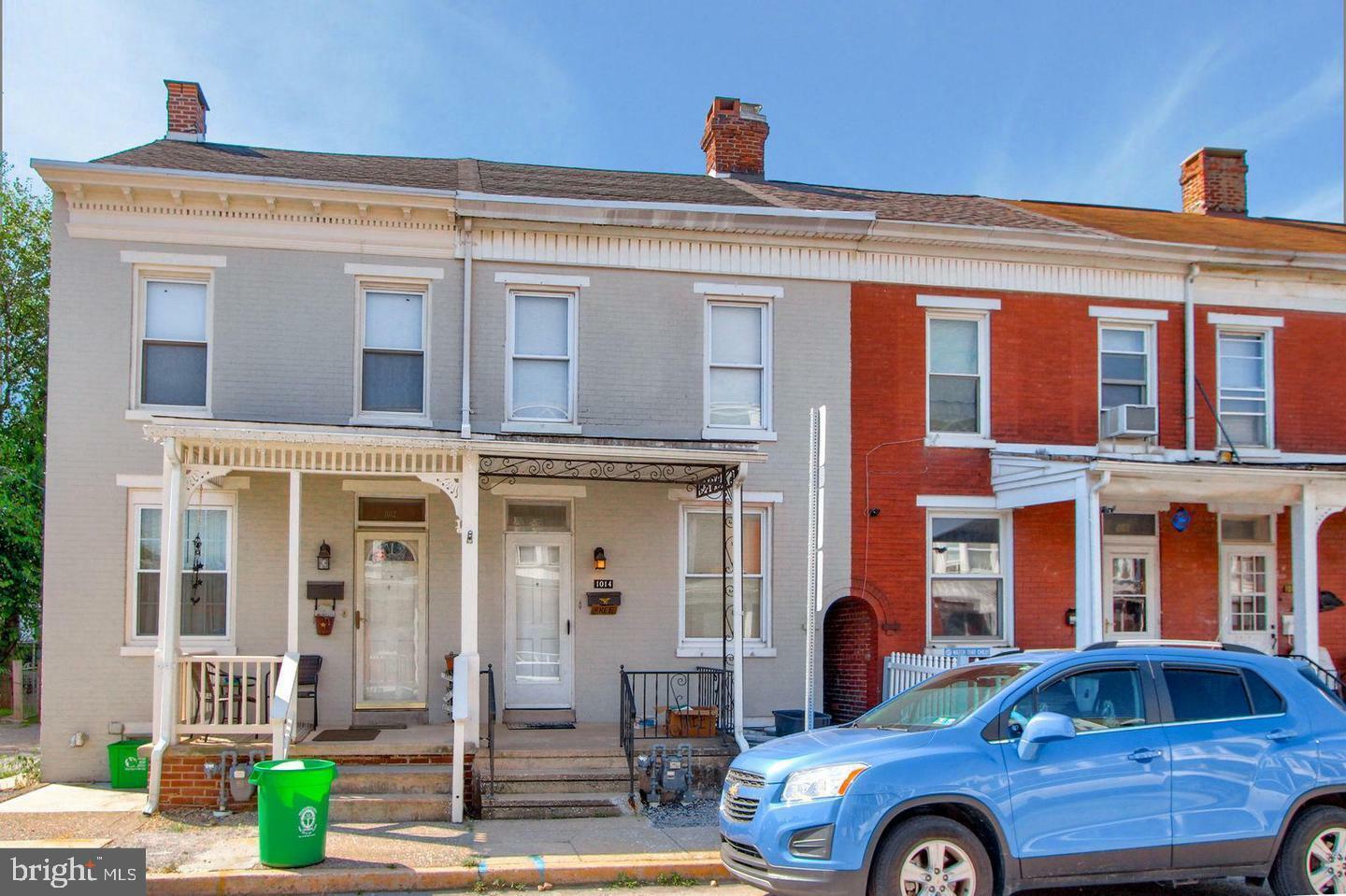 Property Photo:  1014 W Poplar Street  PA 17404 