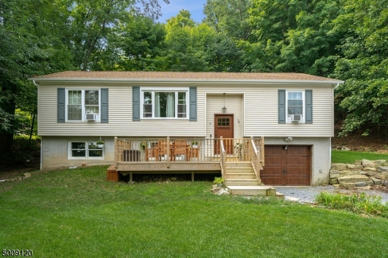 Property Photo:  4 Bentwood Rd  NJ 07422 