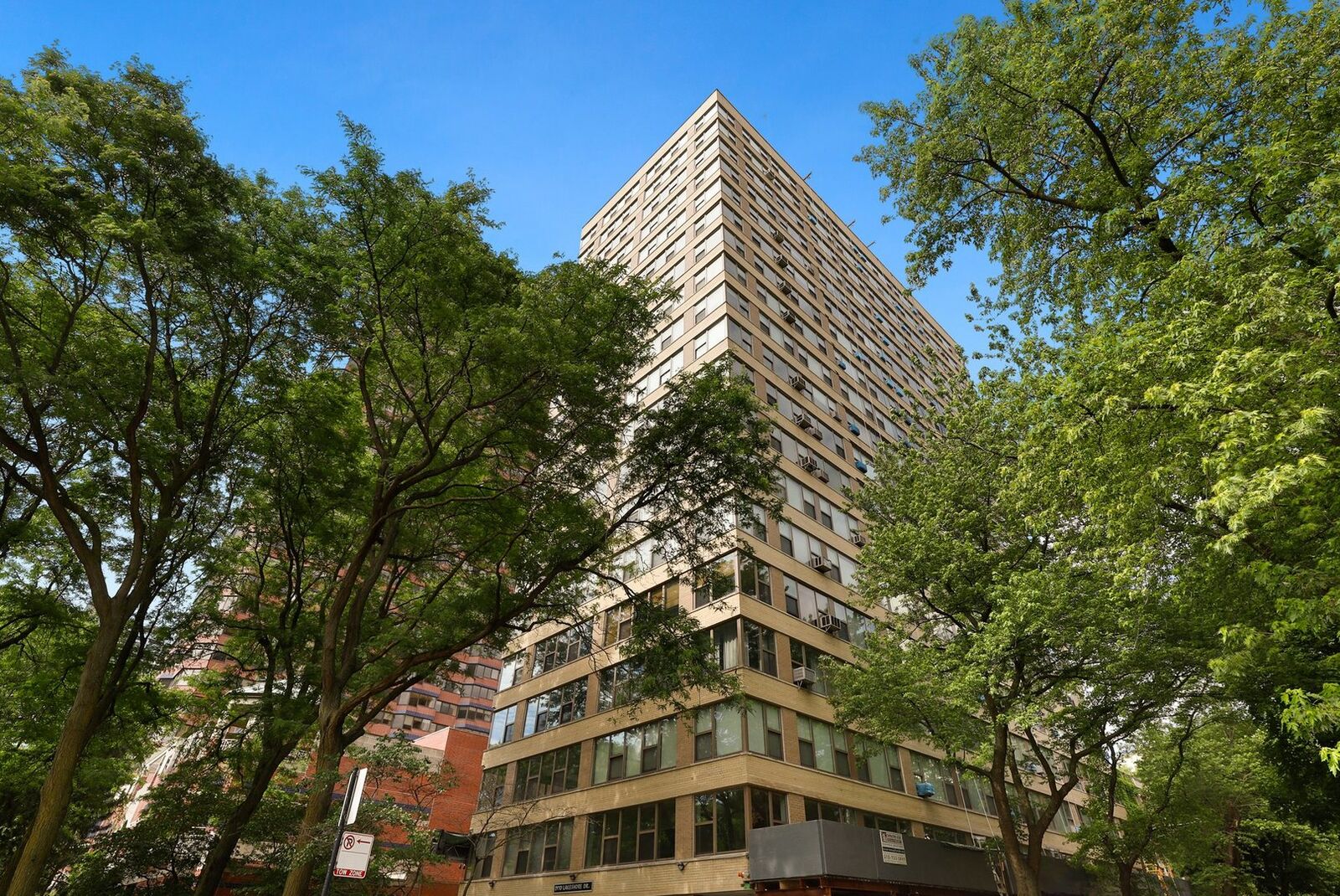 Property Photo:  2970 North Lake Shore Drive 2C  IL 60657 