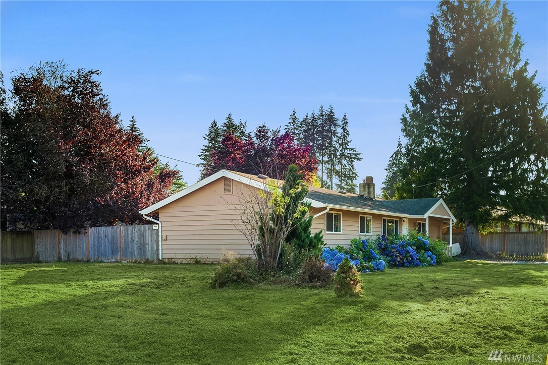 Property Photo:  20804 3rd Ave W  WA 98036 