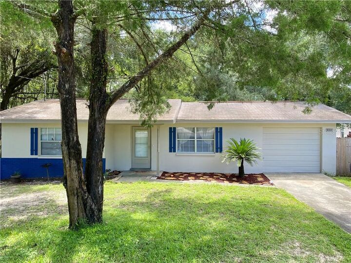 Property Photo: 221 E Inverness Boulevard FL 34452