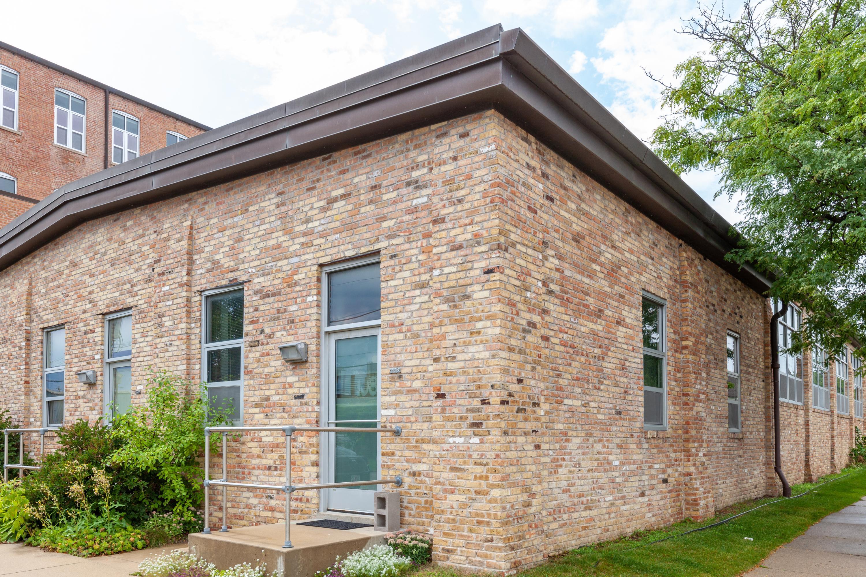 Property Photo: 3059 N Weil St 108 WI 53212