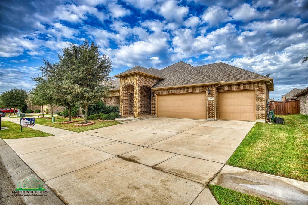 Property Photo:  209 Saratoga Drive  TX 75065 