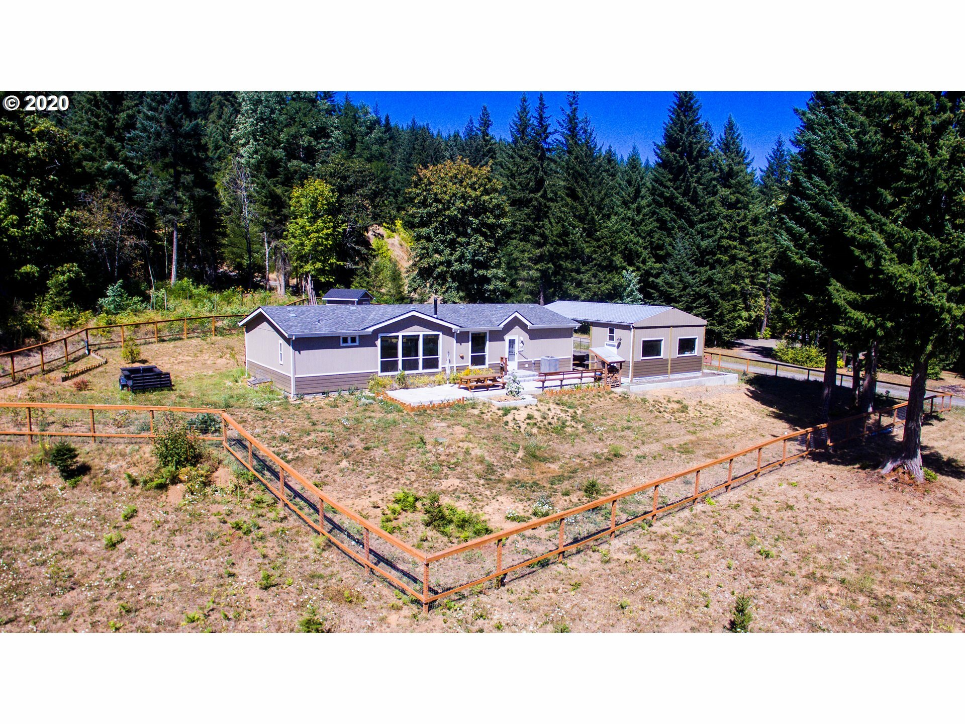 Property Photo:  19 Meyers Rd  WA 98672 