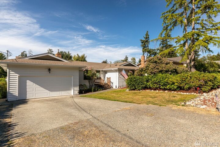 Property Photo: 731 Greenoch Loop WA 98277