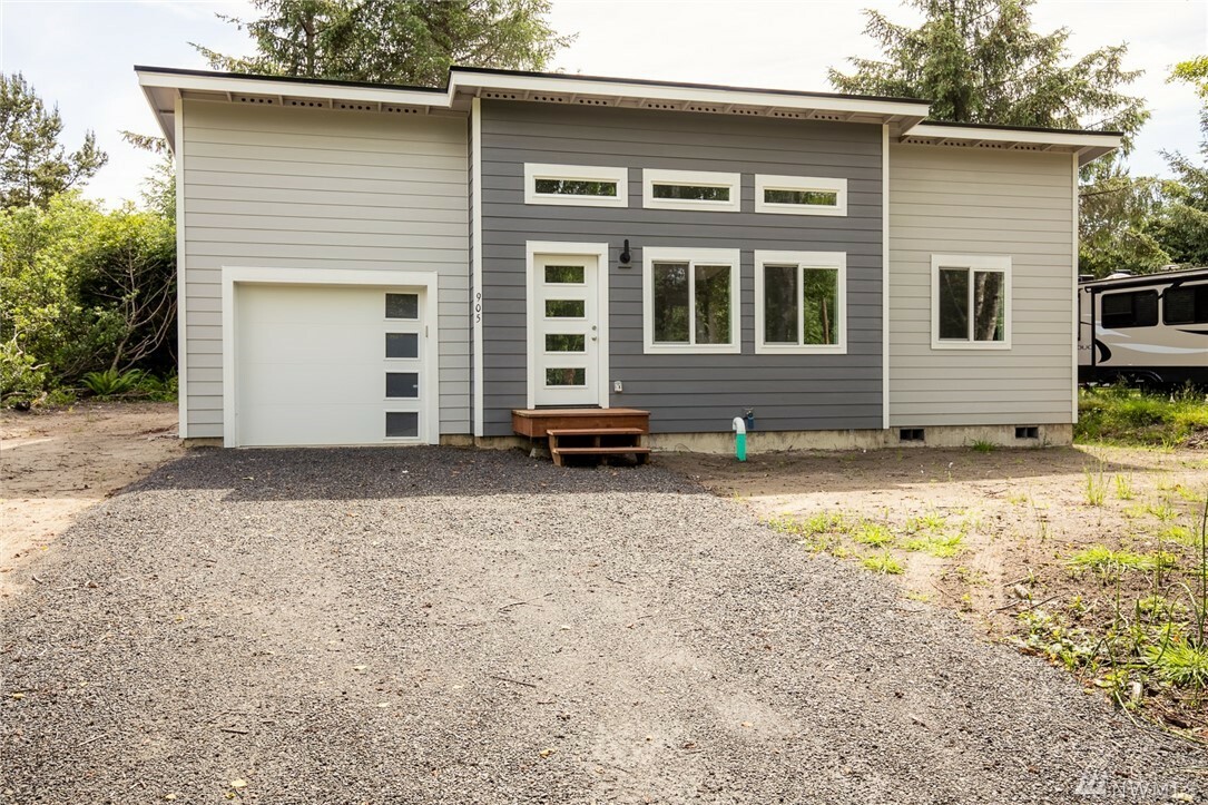 Property Photo:  248 Otter Ct  WA 98569 