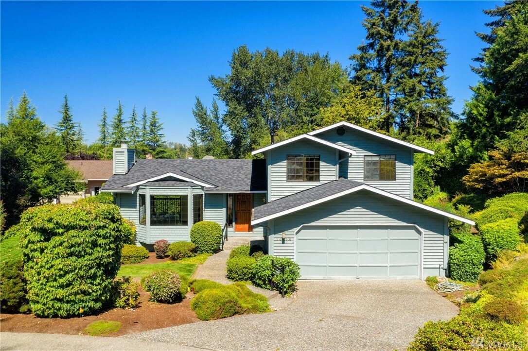 Property Photo:  14850 SE 10th Place  WA 98007 