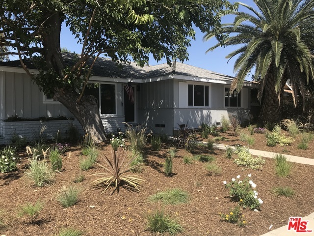 Property Photo: 23295 Mobile St CA 91307
