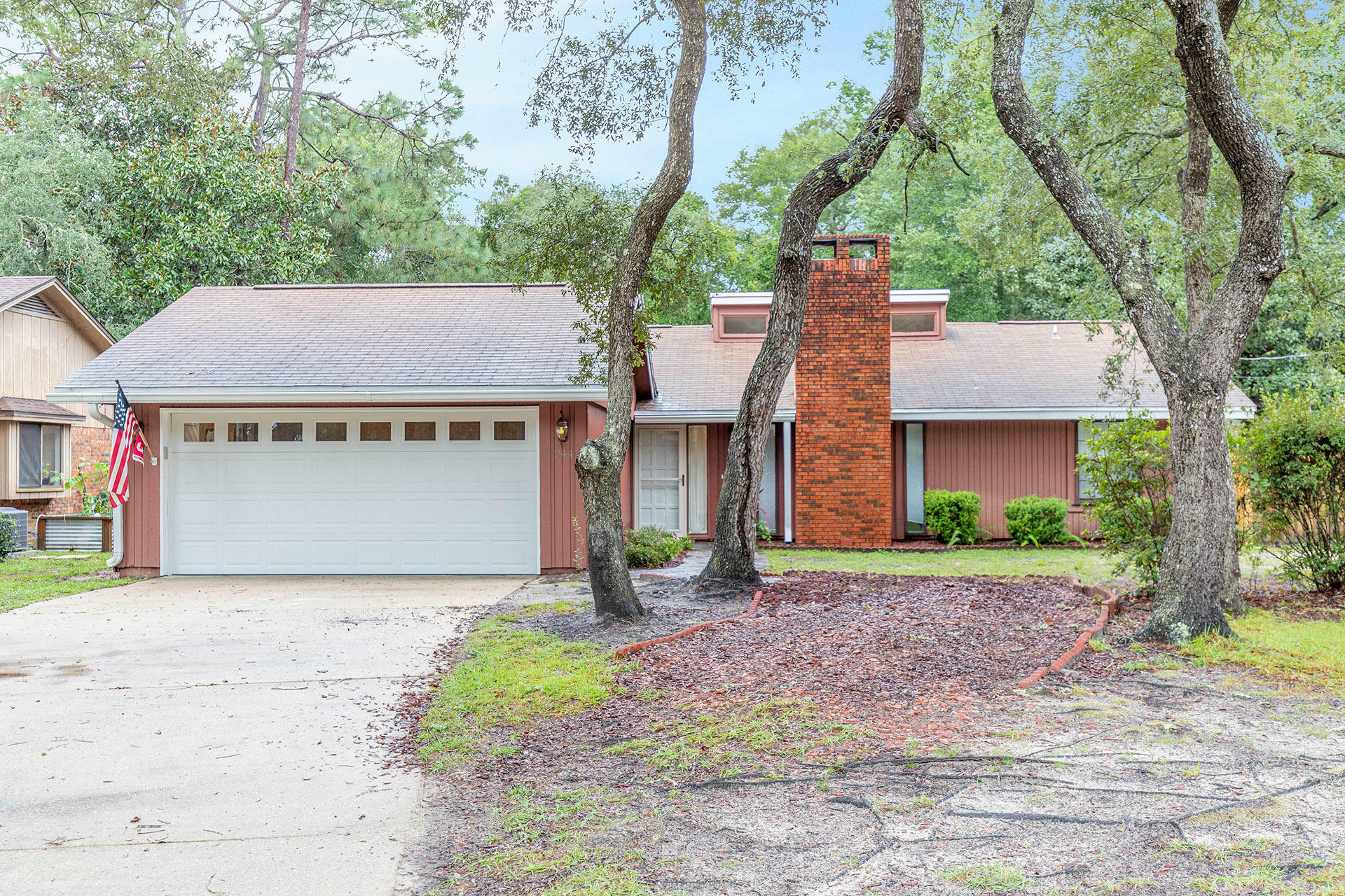 Property Photo:  944 Rue De Palms Drive  FL 32578 