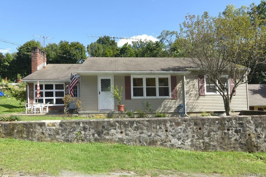 Property Photo:  4 Fairport Road  NY 10509 