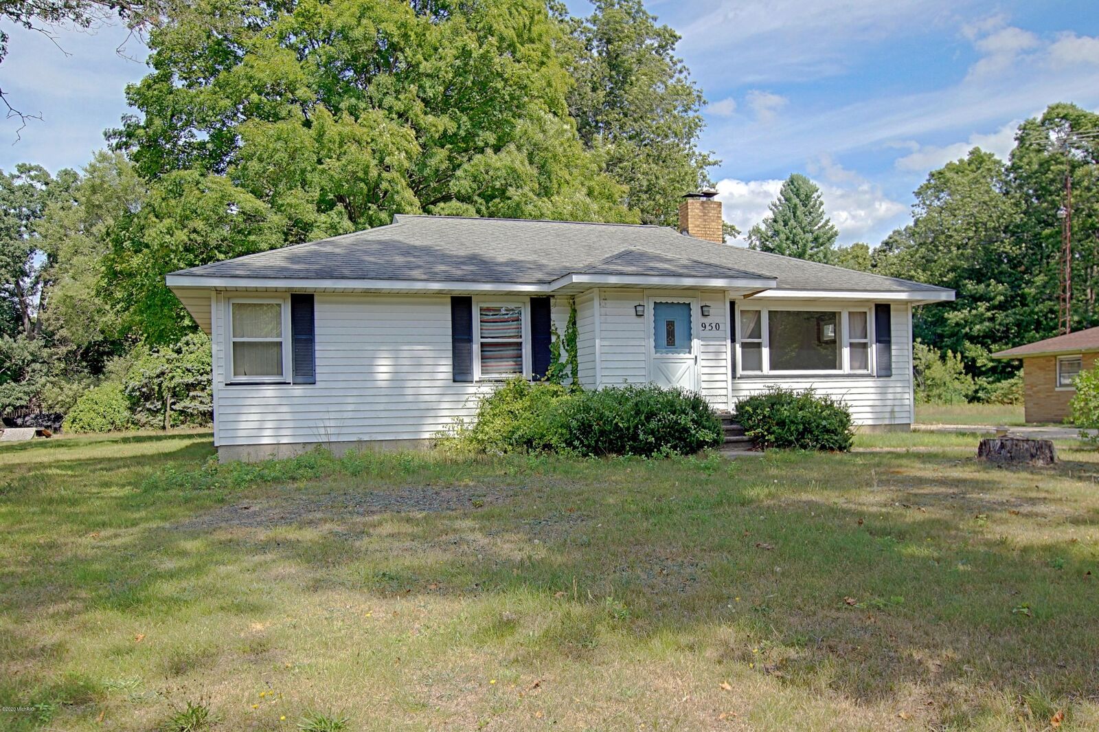 Property Photo:  950 Victor Avenue  MI 49445 