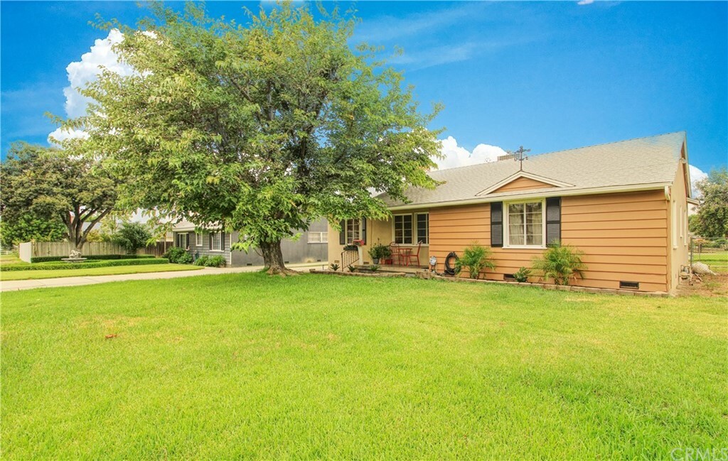 Property Photo:  5011 Granada Avenue  CA 92504 