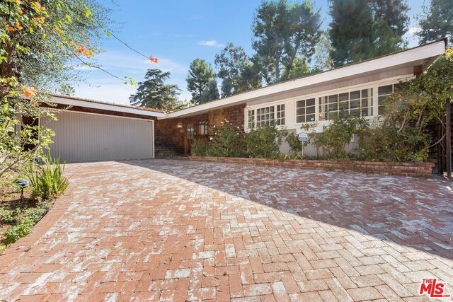 Property Photo:  5824 Laramie Ave  CA 91367