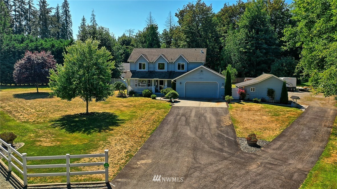 Property Photo:  26504 33 Avenue NE  WA 98223 