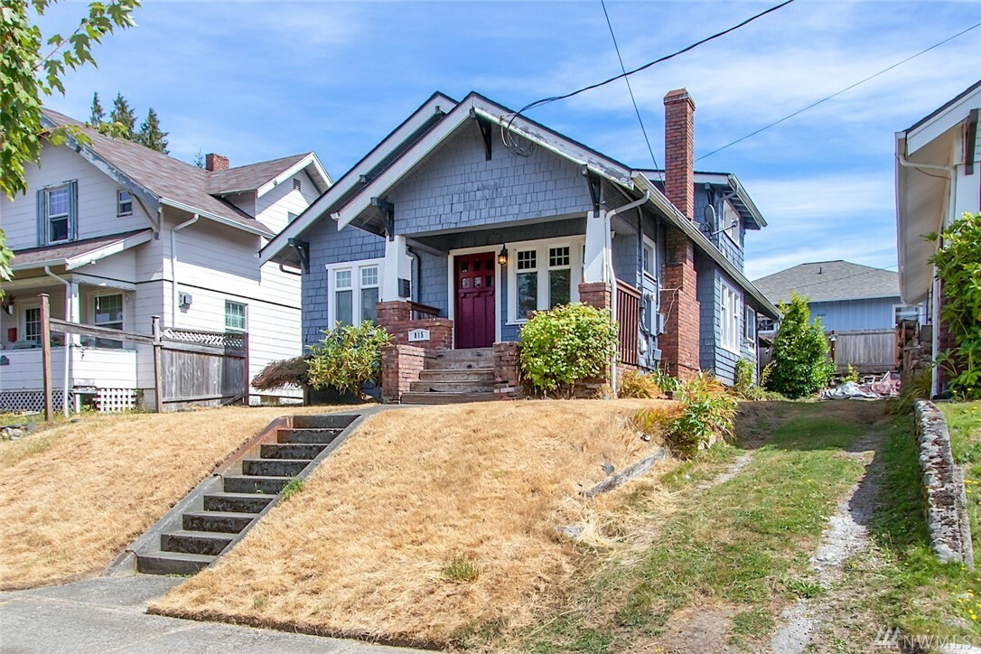 Property Photo:  815 S Adams St  WA 98405 