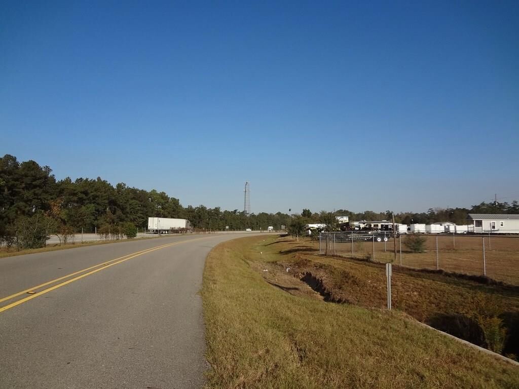Property Photo:  202 I-59 Service Road  LA 70452 
