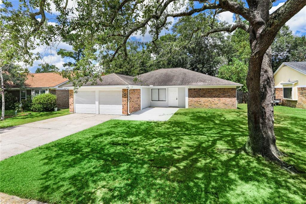 Property Photo:  414 W Lake Catahoula Court  LA 70461 