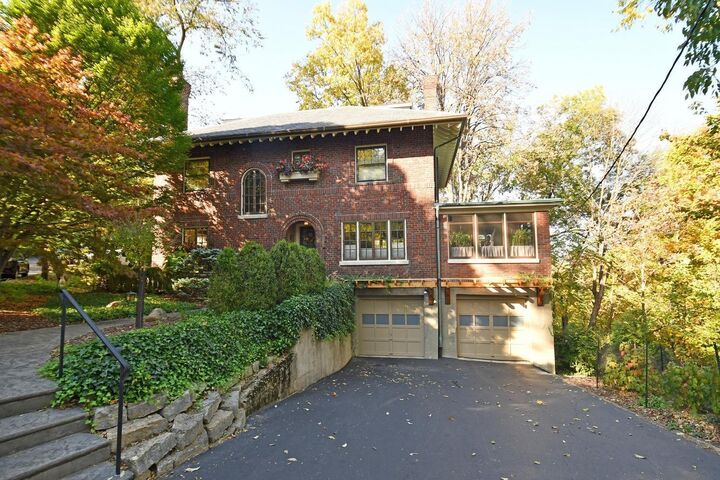 141 Lafayette Cir  Cincinnati OH 45220 photo