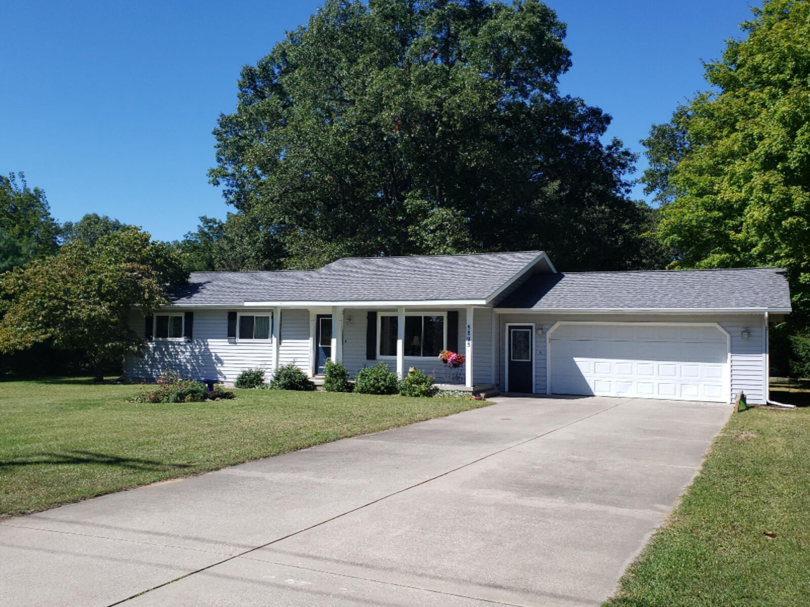 Property Photo: 8895 School Street MI 49437