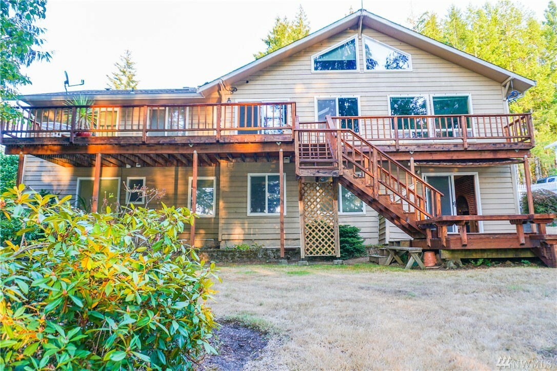 Property Photo:  941 E Trails End Dr  WA 98528 