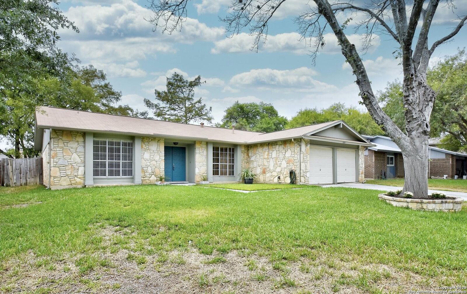 Property Photo: 11811 Abbottswood St TX 78249