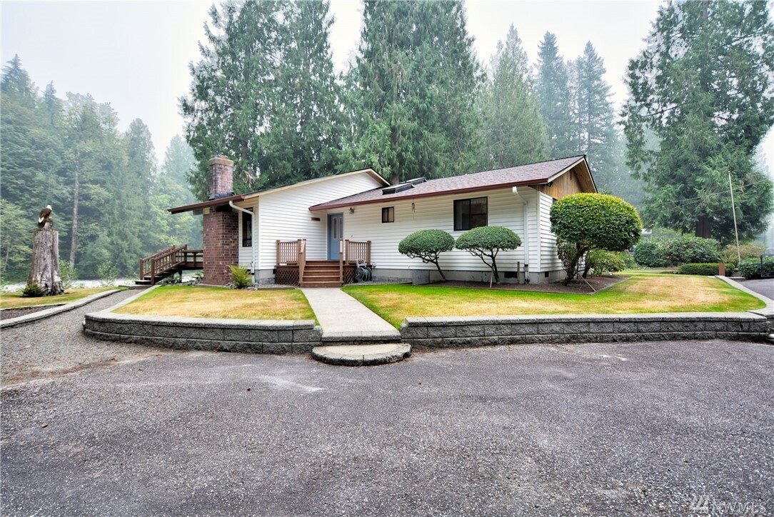 Property Photo:  11423 184th Dr NE  WA 98252 