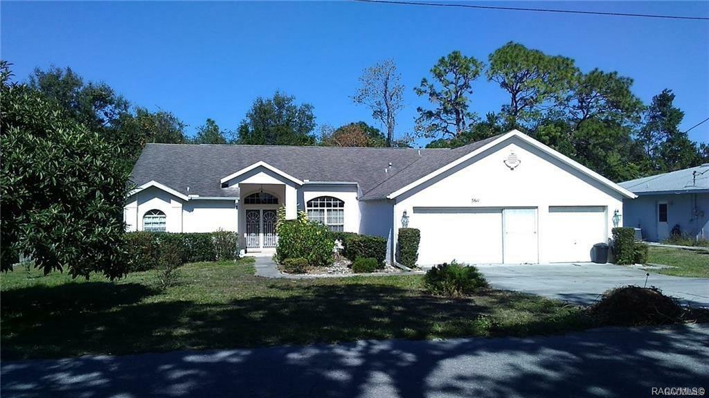 Property Photo:  5611 W Pine Circle  FL 34429 