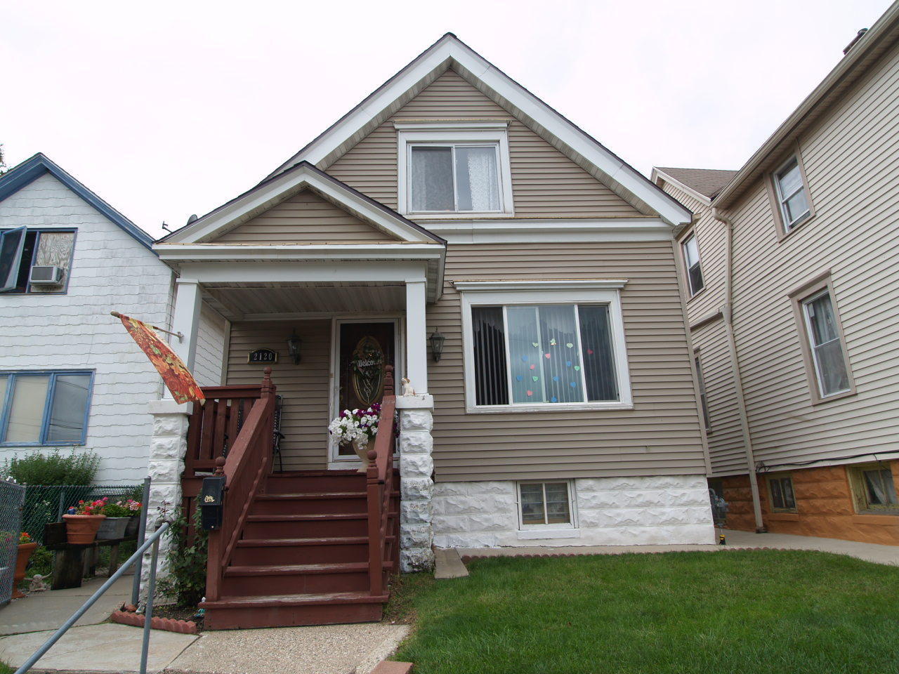 Property Photo: 2120 W Middlemass St WI 53215