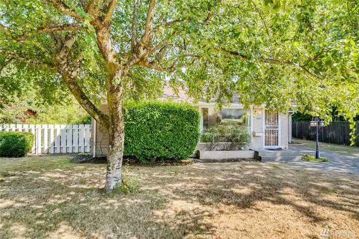 Property Photo:  16012  8th Avenue SW  WA 98166 