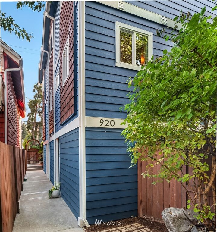 Property Photo:  920 SW Holden Street A  WA 98106 