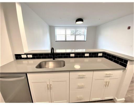 Property Photo: 172 Woburn Street 1007 MA 01867