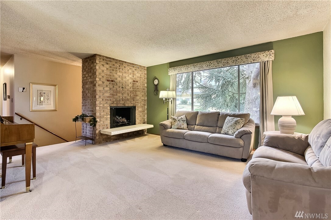 Property Photo: 2412 SW 325th St WA 98023