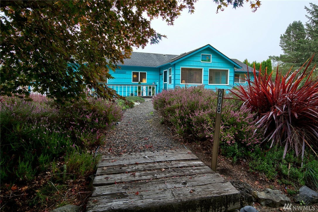 Property Photo:  208 Oyehut Rd  WA 98550 