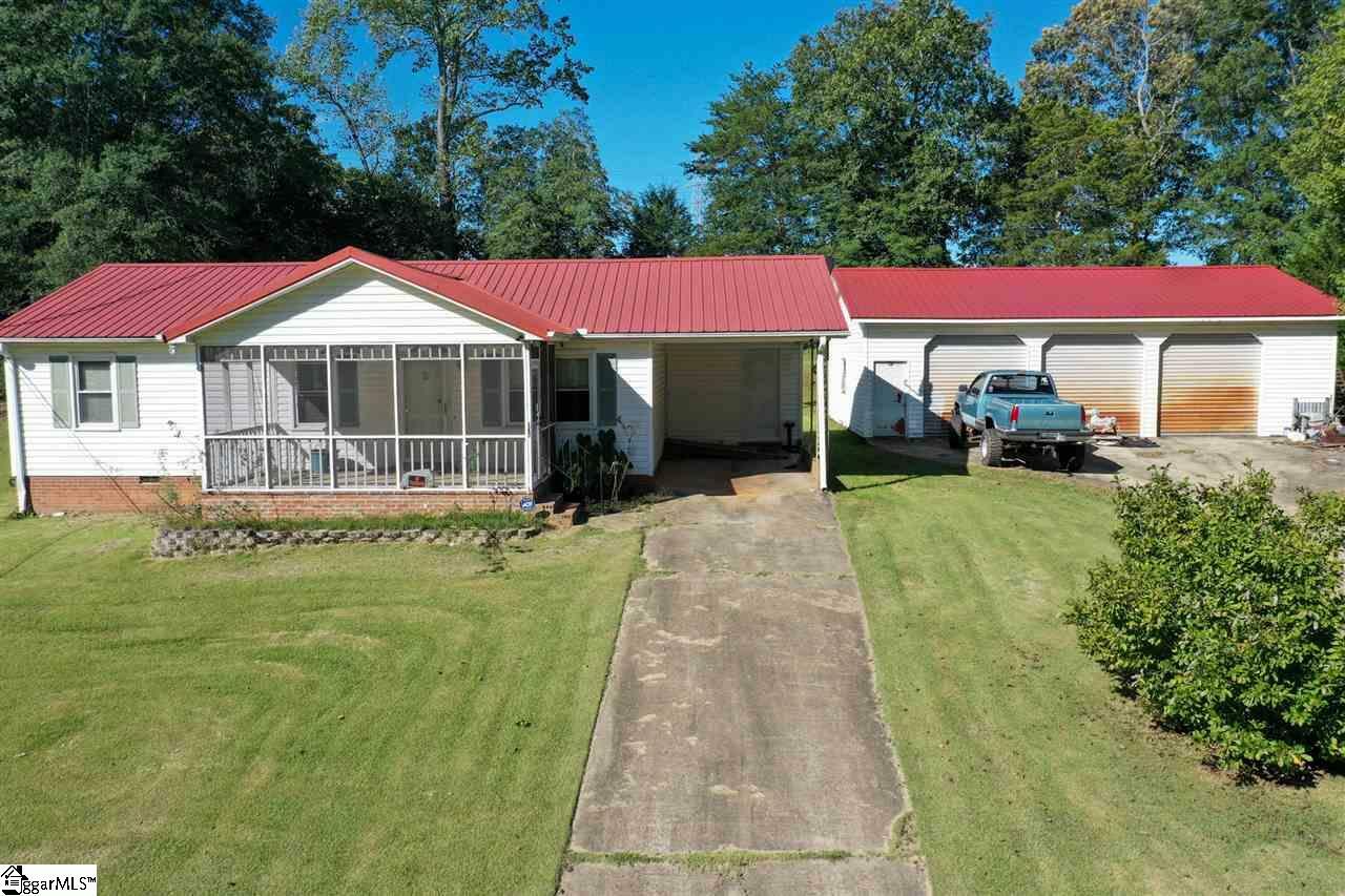 Property Photo:  124 Edgewood Avenue  SC 29640 