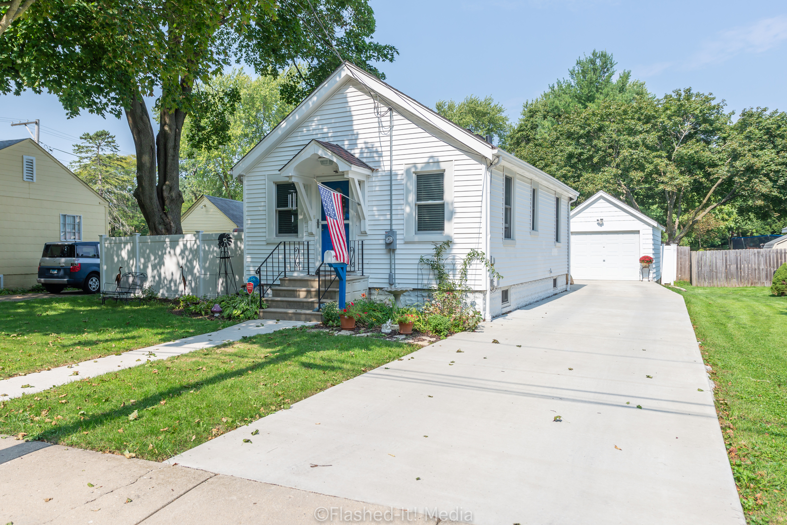 Property Photo:  609 Cleveland Avenue  IL 60510 