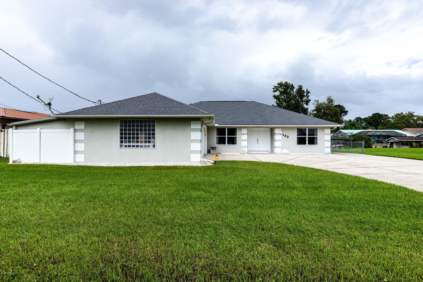 Property Photo:  122 Palm Trail  FL 32131 