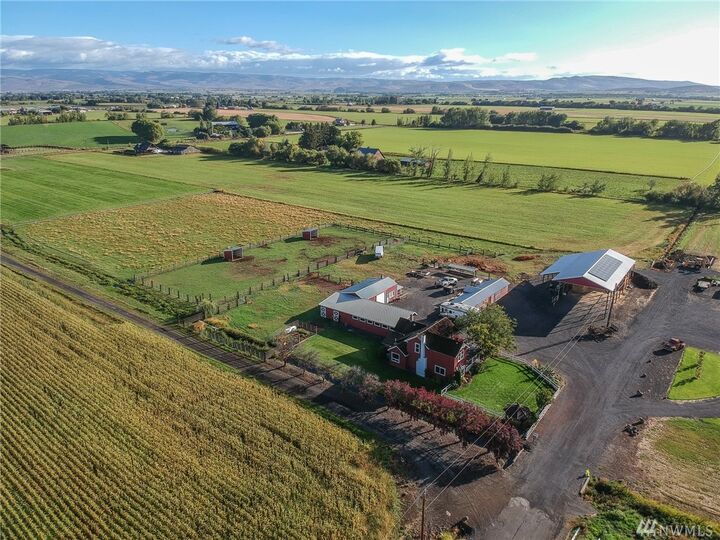 Property Photo:  581 Rein Rd  WA 98926 